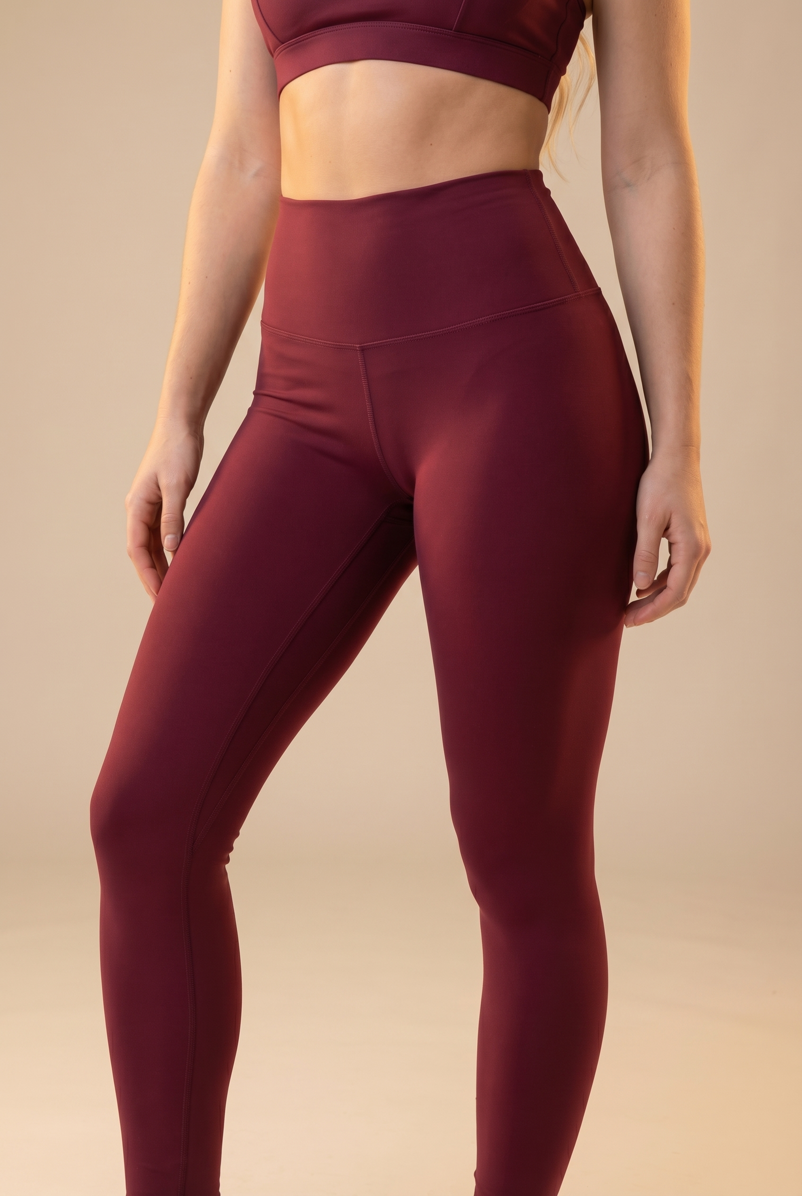 Contour High-Waist Legging in Garnet