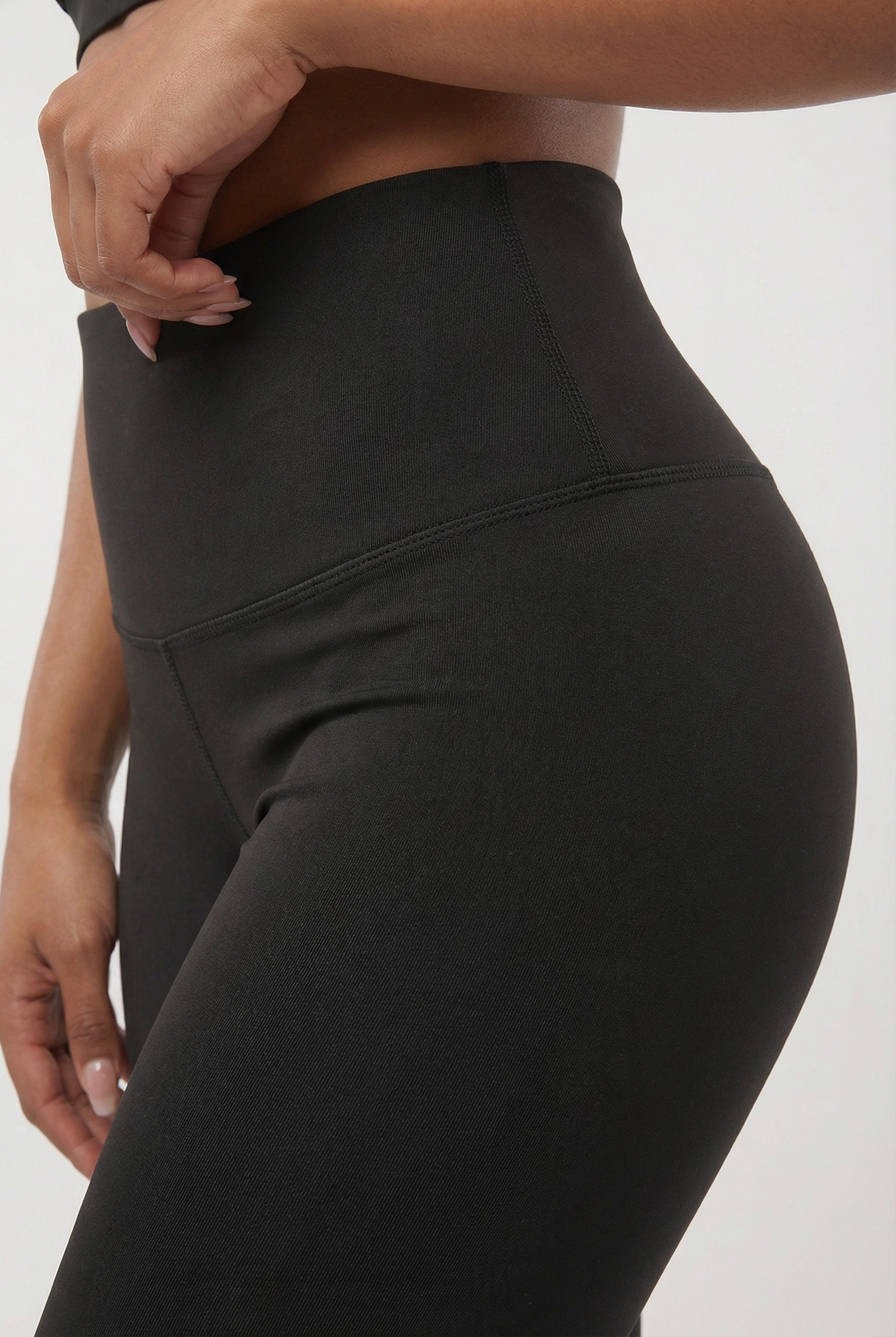 CoreFit Performance Legging in Black, view 4